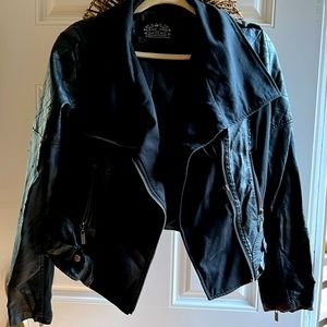 Distressed Look 👀 Black Leather 👀 Jacket Metal Zips & Buttons